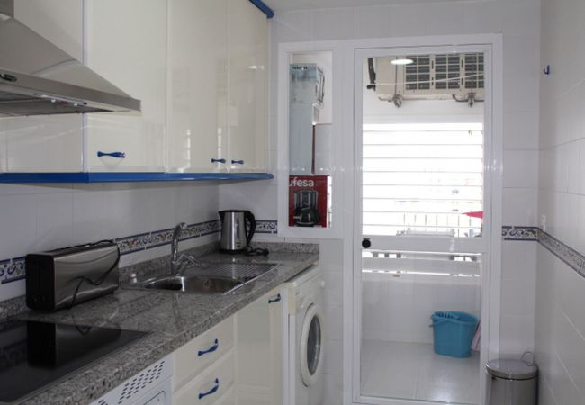ZapHoliday – 2105 – locacion appartement à  La Duquesa, Costa del Sol – cuisine